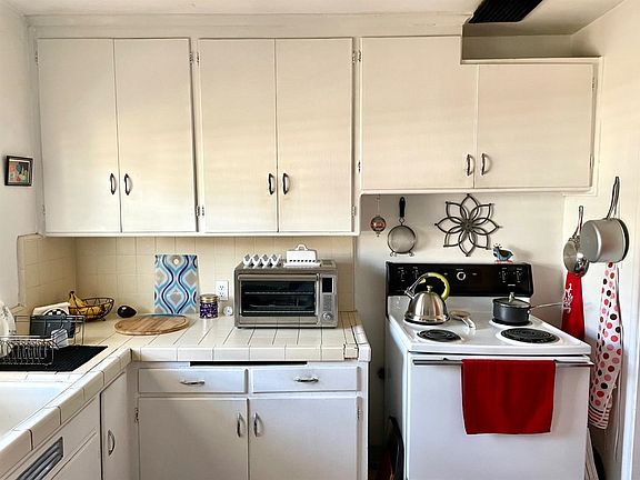 4th image of 635 W Hammond Ave #A
