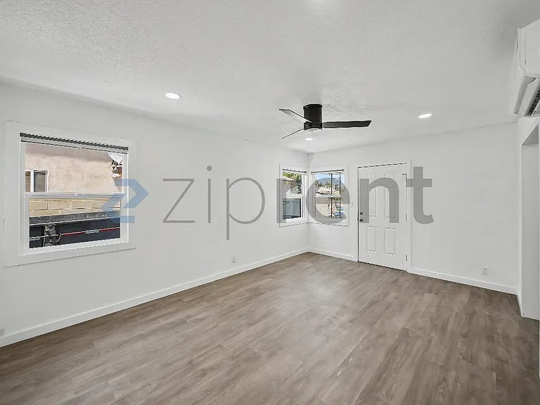 10907 S Burl Ave — Photo 4
