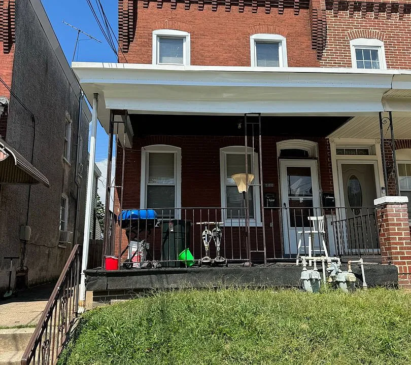 2106 W 4th St