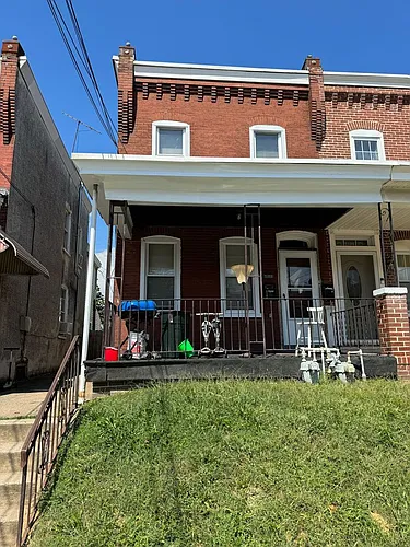 2106 W 4th St Photo 1
