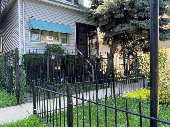 8406 S Kingston Ave, Chicago, IL 60617