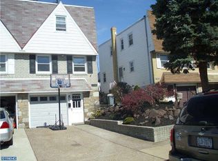 9940 Bridle Rd, Philadelphia, PA 19115