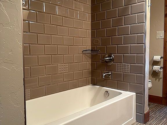 3rd image of 3307 E 14th Ave Floor 3