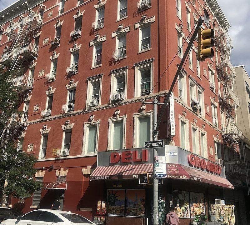 2nd image of 110 Forsyth St APT 2
