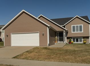 5557 King Arthur Rd NW, Rochester, MN 55901