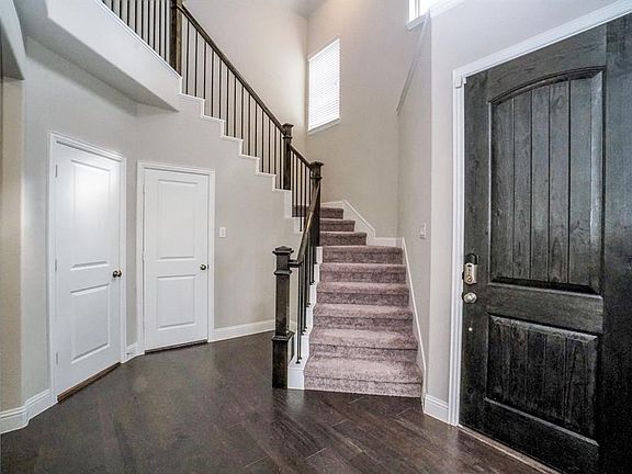 3rd image of 6333 Burbank Way