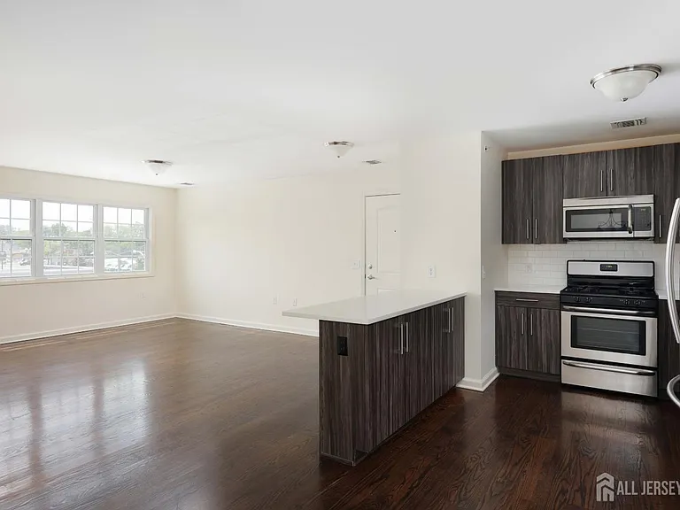 1400 Saint George Ave #303 — Photo 15
