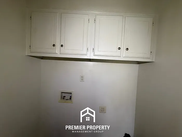 6911 Daneman Dr — Photo 6