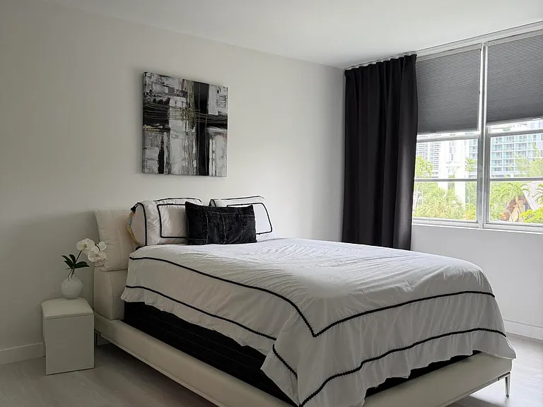 17800 Atlantic Blvd #302 — Photo 4