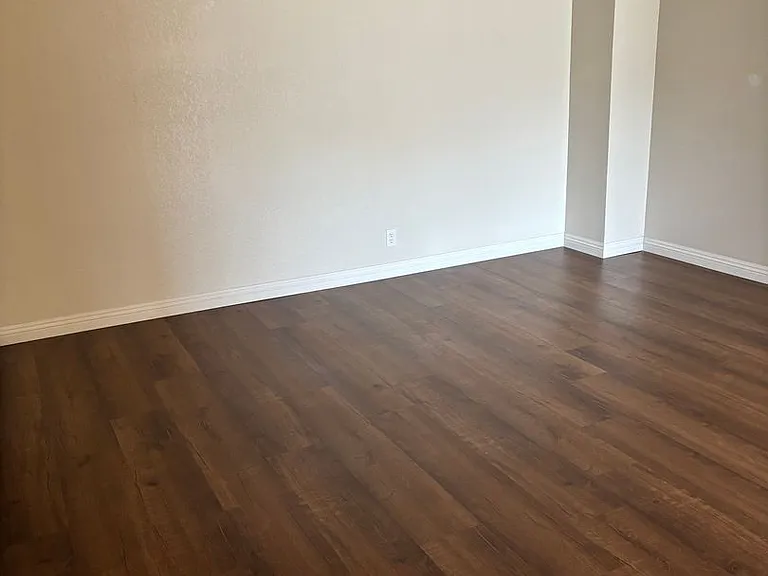 Spacious 1-Bed Apartments in Gated Tujunga Community — Photo 23