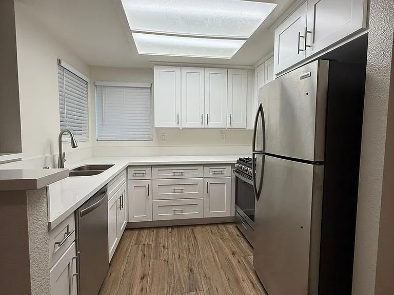 28465 Felix Valdez Ave — Photo 8