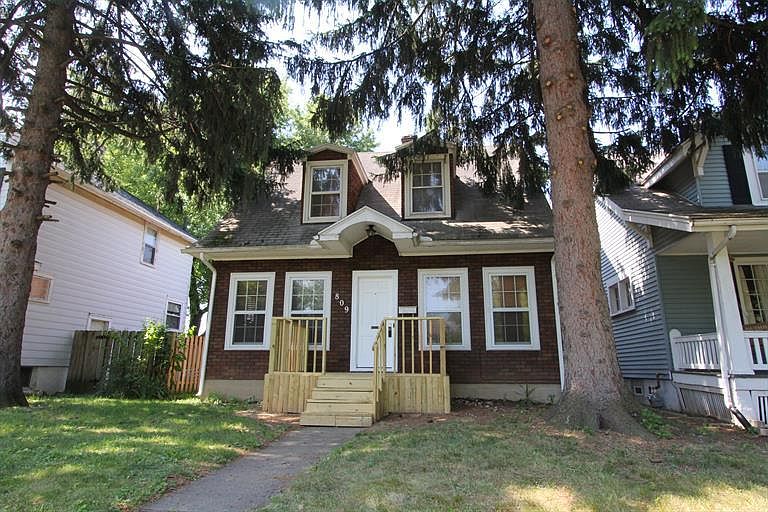 1st image of 809 Greenlawn Ave