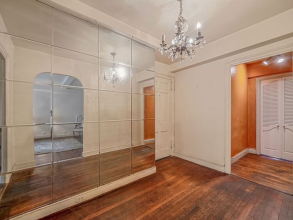 3rd image of 230 E 50th St APT 6B