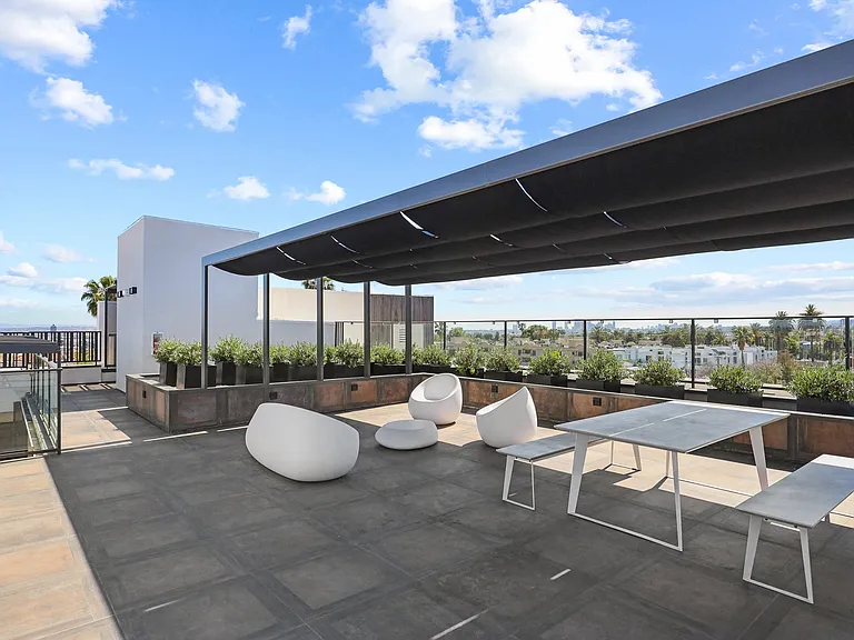 Picnic Area of the Rooftop Deck