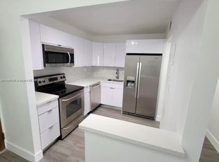 5201 NW 7th St APT 211, Miami, FL 33126