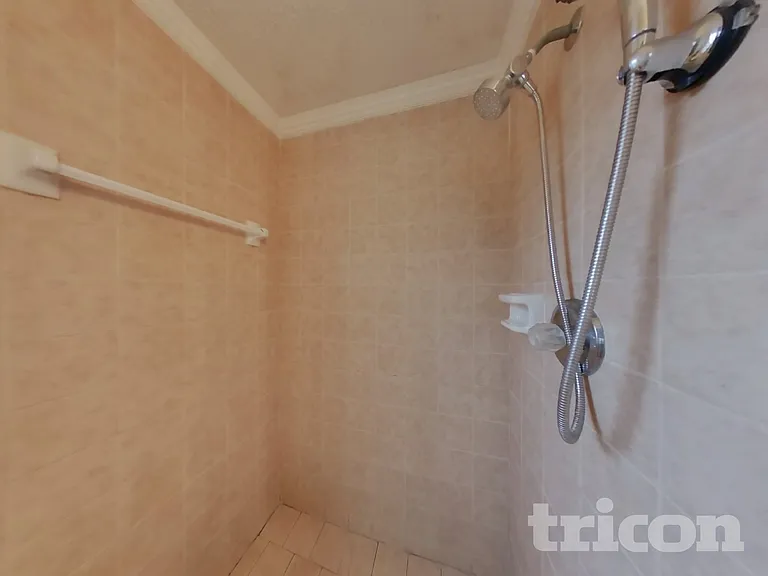 8252 Yolanda Ct — Photo 16