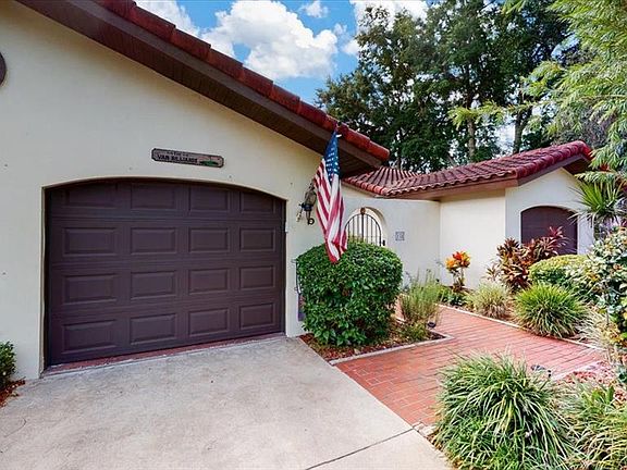 3rd image of 158 Coventry Cir