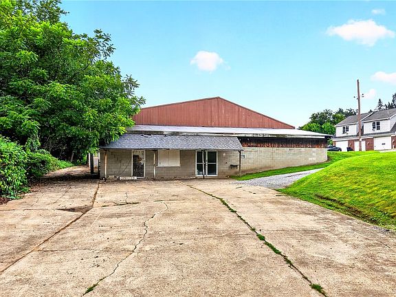 3rd image of 1365 Mount Pleasant Rd