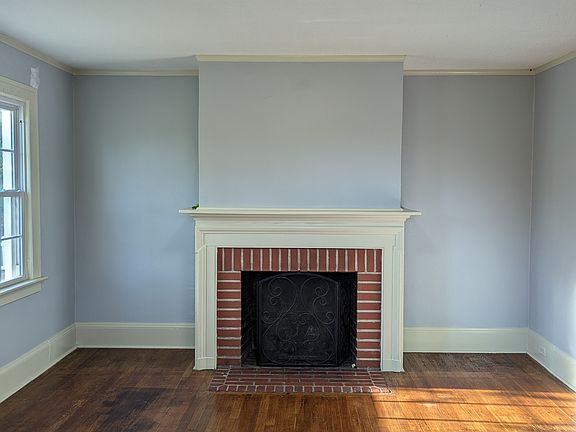 3rd image of 8993 Pomander Walk