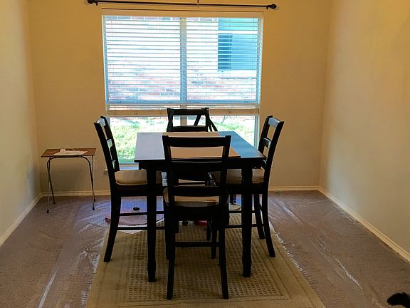 4th image of 1111 E Park Dr