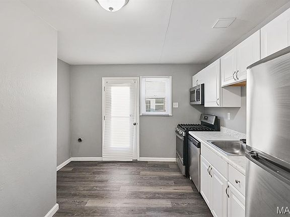 5th image of 305 Saint Eugene Ln