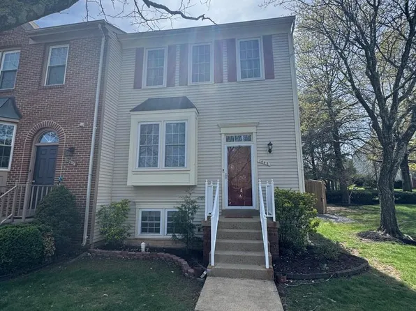 1443 Bluemont Ct, Herndon, VA 20170