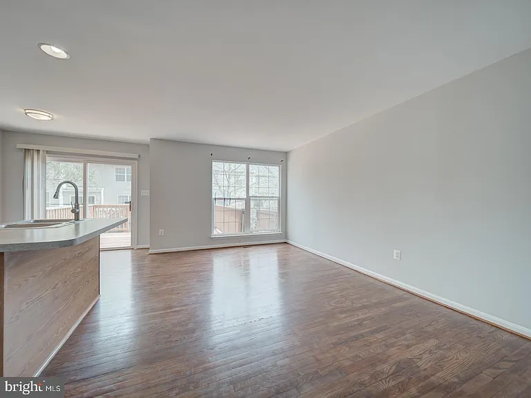 8241 Humphrey Ln — Photo 16