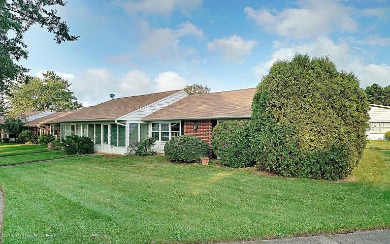 1st image of 1209D Shetland Dr