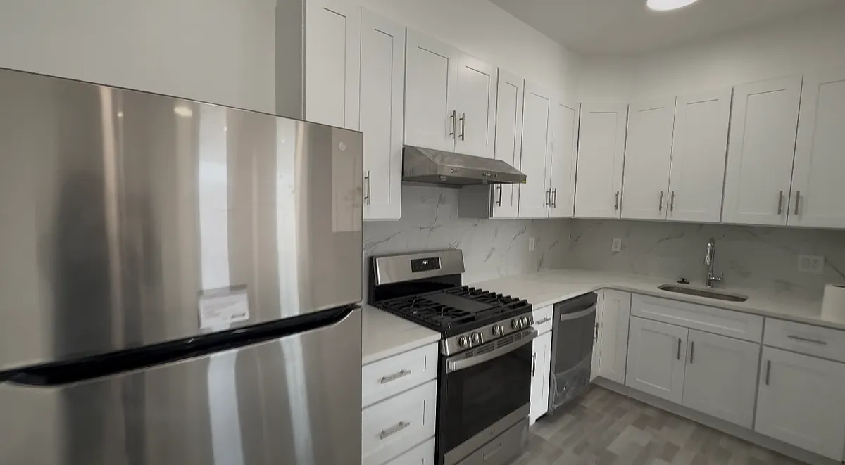 Building Photo - 17 Kearny Ave #2