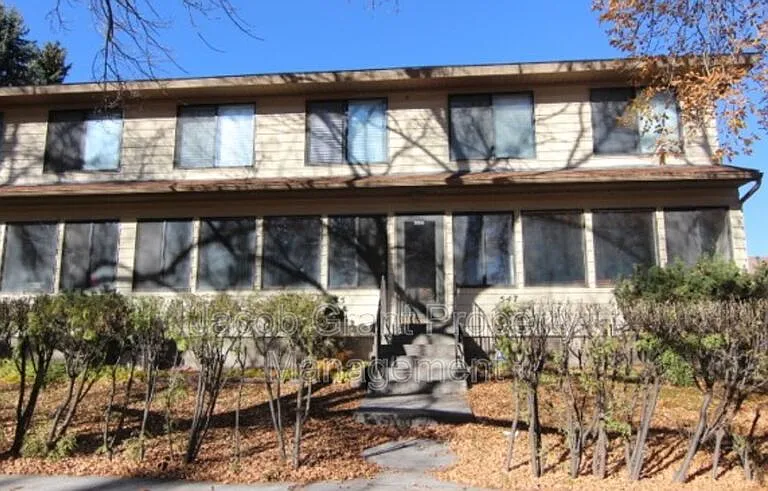 545 May St — Photo 2