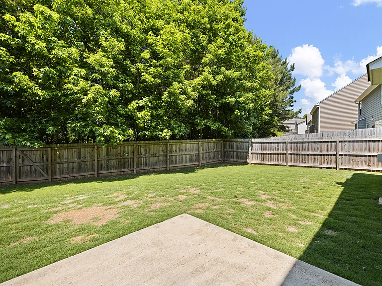 223 Jefferson Ave — Photo 5