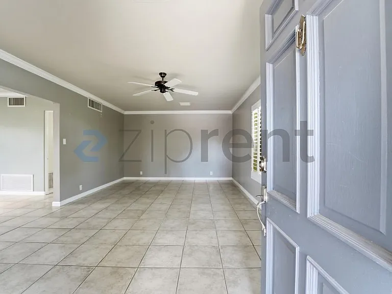 78 W Cambridge Ave — Photo 2