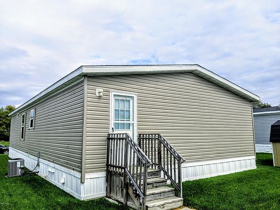 3rd image of 1138 Nicolson St #274