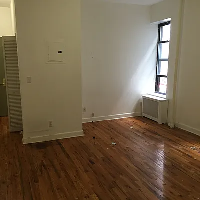 Rented by FirstService Realty (legacy) | media 8