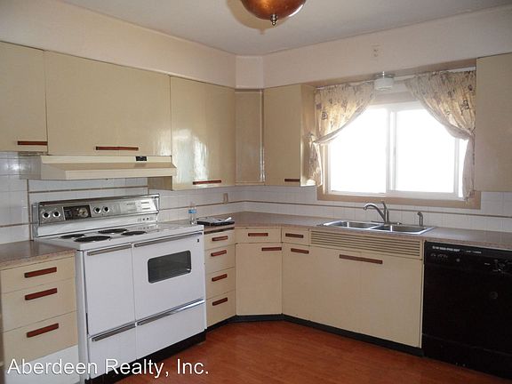 5th image of 334 Karr Ave