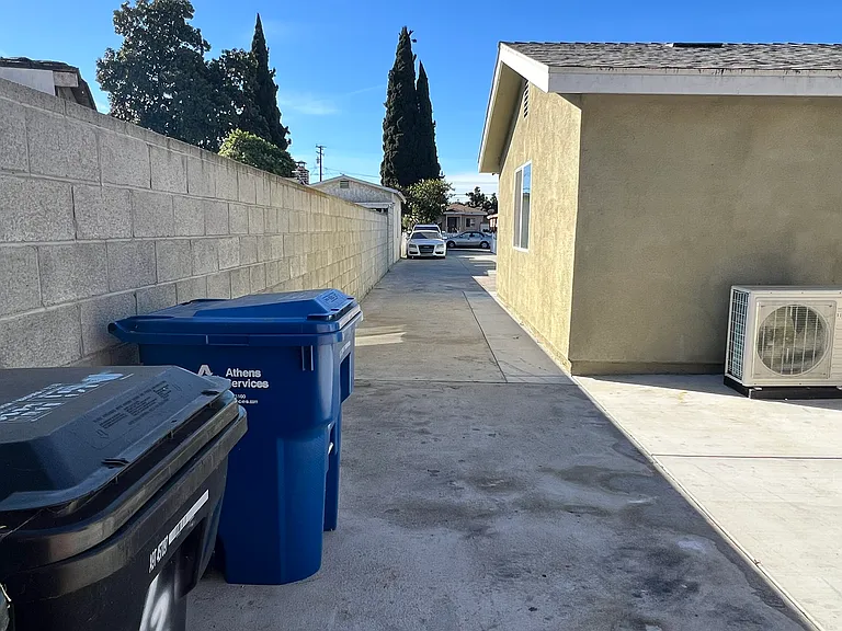 6827 San Luis St #1/2 — Photo 34