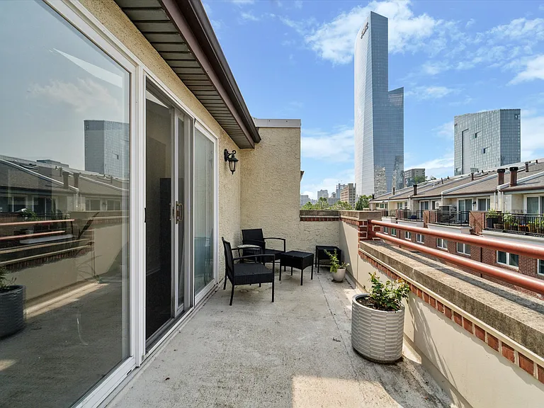 212-24 S 24th St #2416B — Photo 9