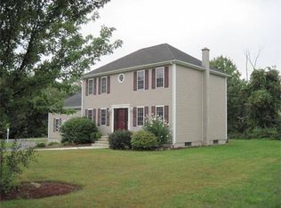 96 McClellan Rd, Sutton, MA 01590