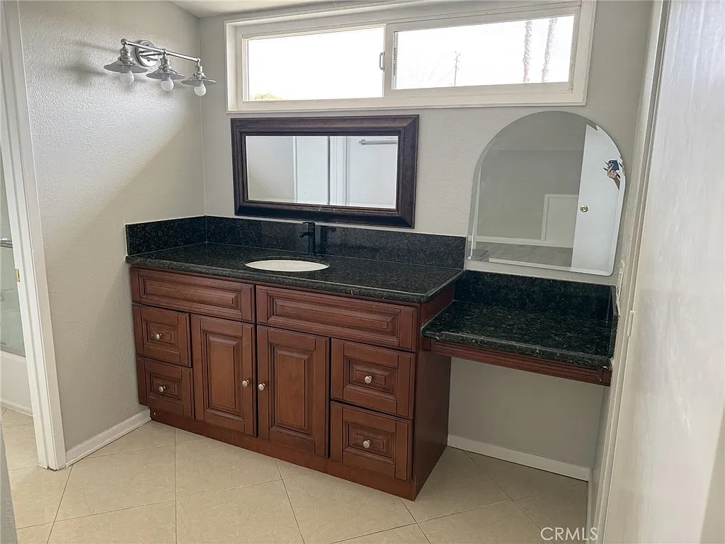4 bed, 2.5 bath, 2913 sqft, $6,000 — Photo 3