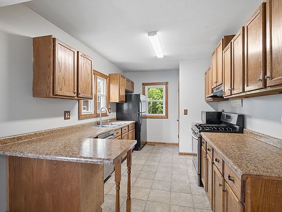 4th image of 110 W Mississippi Ave