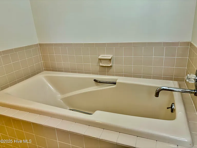 3549 N Main St — Photo 10