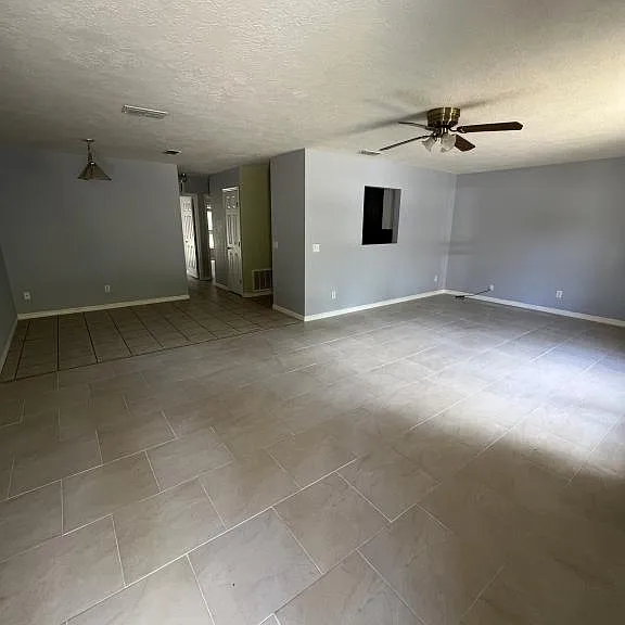1091 N Lion Cub Point — Photo 2