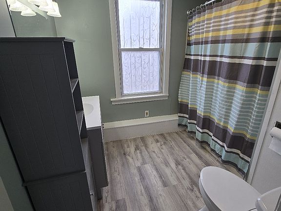 5th image of 280 Glen St Floor 2