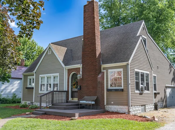 708 S Market St, Winamac, IN 46996