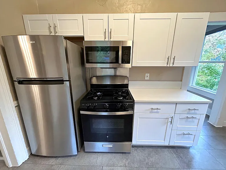 2021 SW 6th Ave — Photo 7