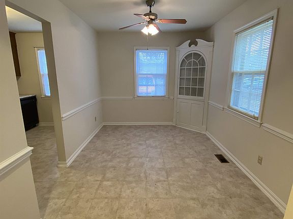 4th image of 514 Olde Greenwich Cir