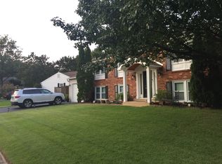 536 Merlins Ln, Herndon, VA 20170