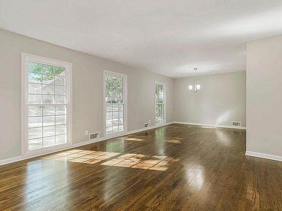 5th image of 9859 Connell Dr