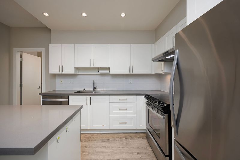 Coquitlam Apartment for rent - 2 Bedrooms — photo 9