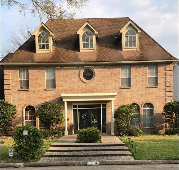 1st image of 1110 Crossroads Dr